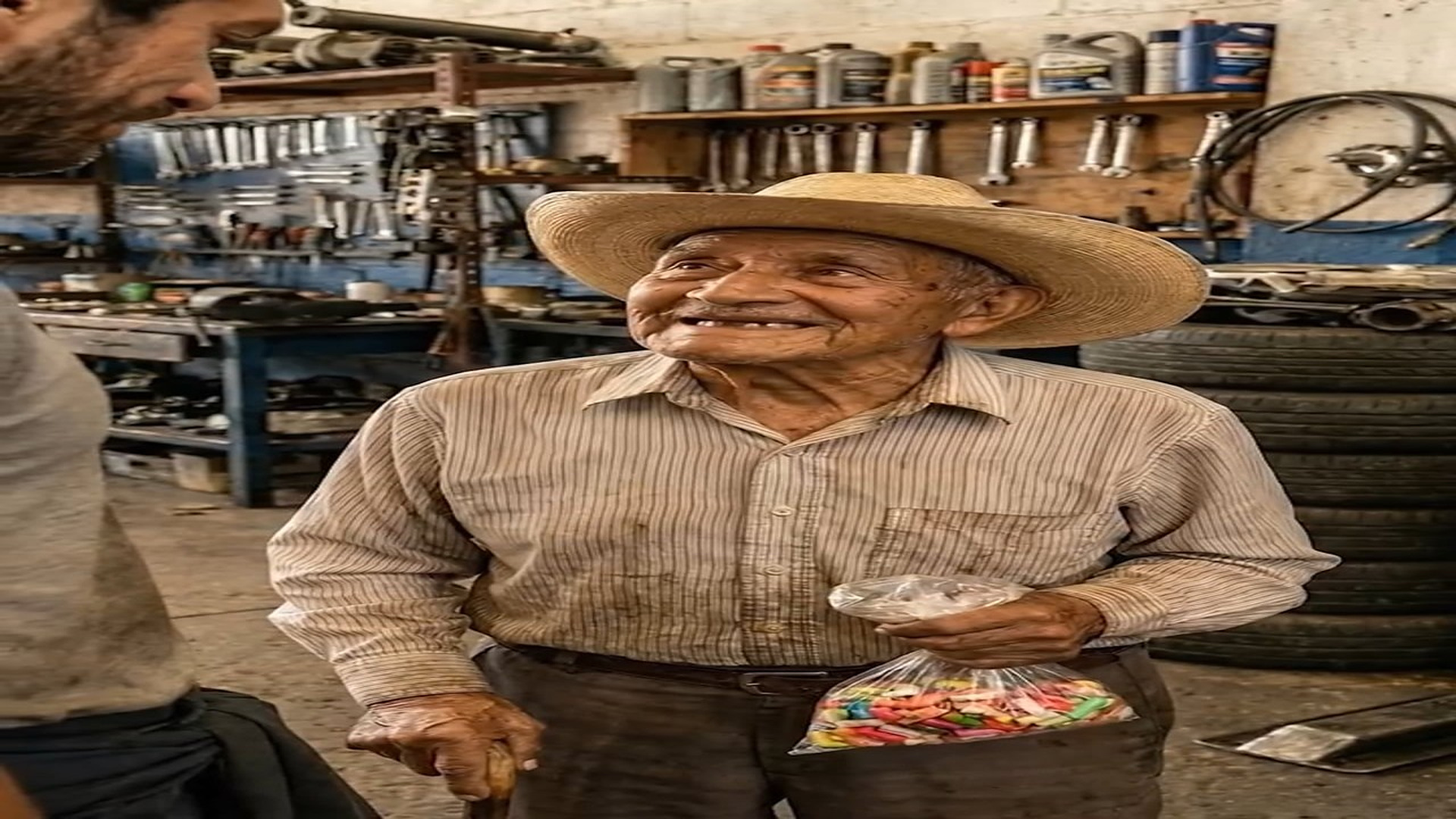 N2507525_El abuelito solo quería vender sus dulces MENTE Millonaria Pagina ofi_part2